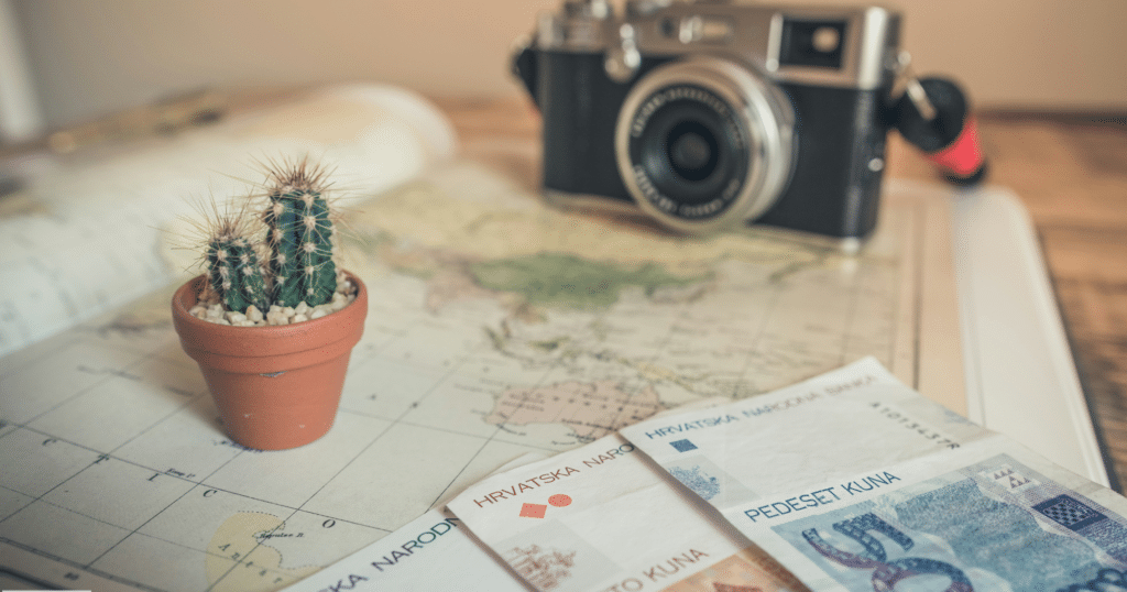 how to manage finances as expat