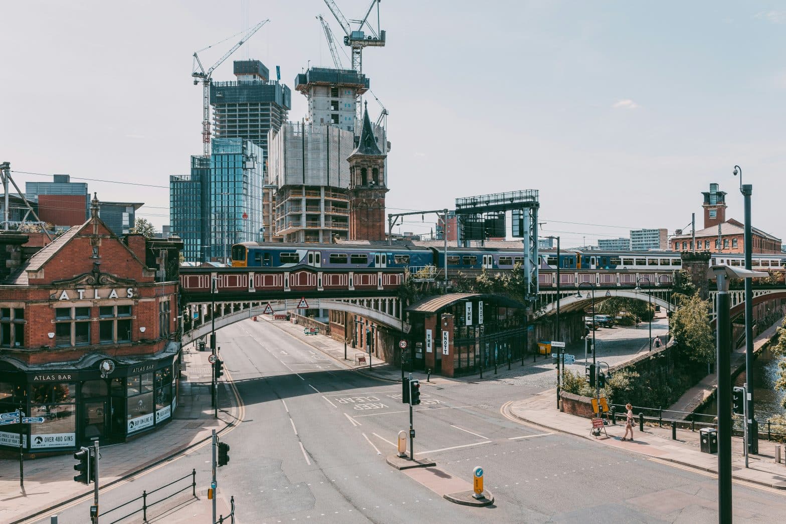 Votre guide de l’expatriation à Manchester : visa, logement, travail et santé